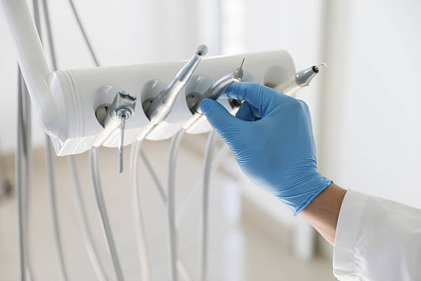 Professional Wisdom Tooth Removal technician working in Lansing, KS
